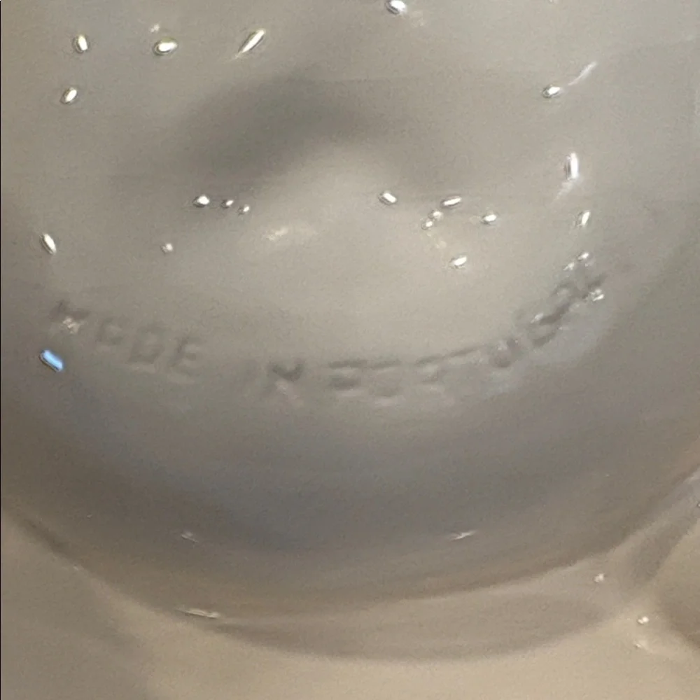 Adorable Ceramic Cat-Shaped Pet Bowl with 3-D Eyes and Nose and Painted Pink Bow